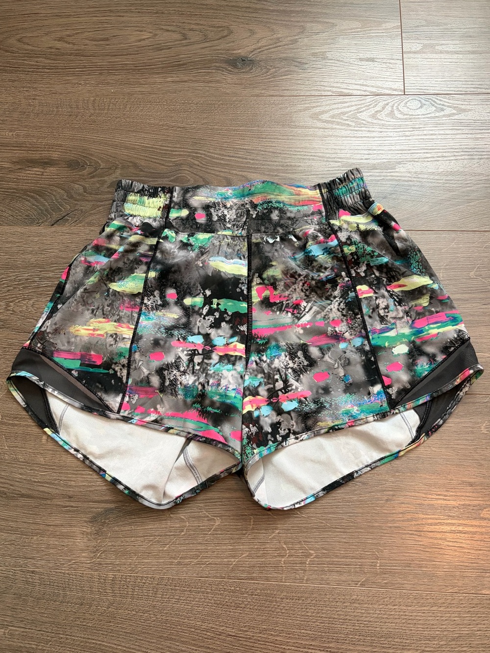 Lululemon Multicolor Abstract Print Running Shorts Size 6